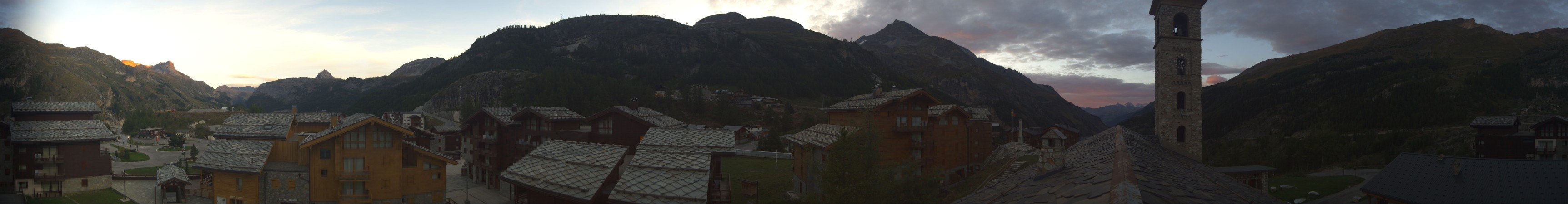 Tignes Les Boisses - 1800 snow cam captured at 24 September 2026 at 7:43 pm GMT+2