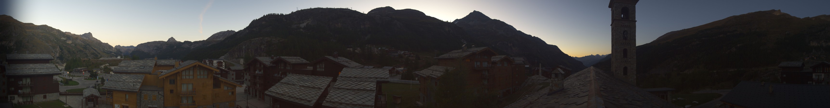 Tignes Les Boisses - 1800 snow cam captured at 27 September 2026 at 7:42 pm GMT+2