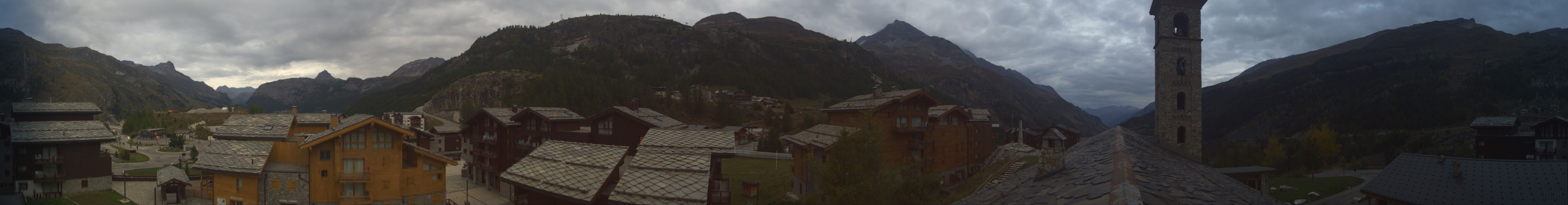 Tignes Les Boisses - 1800 snow cam captured at 30 September 2026 at 7:21 pm GMT+2