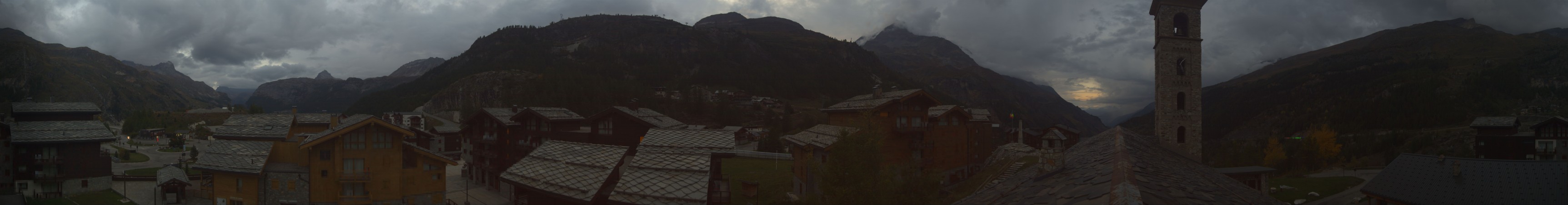 Tignes Les Boisses - 1800 snow cam captured at 4 October 2026 at 7:22 pm GMT+2