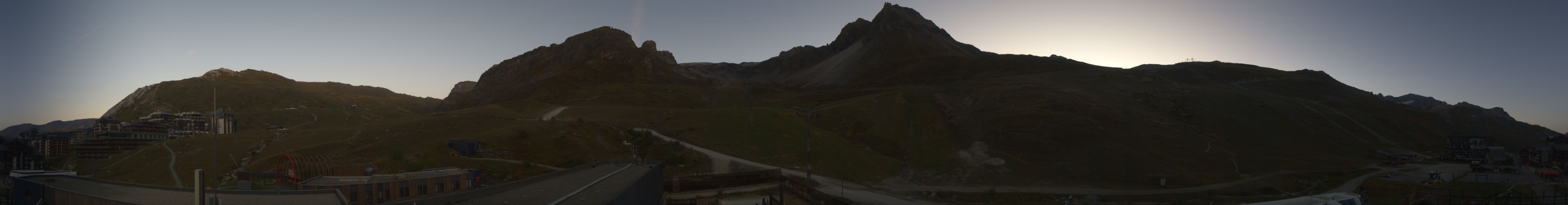 Tignes Val Claret snow cam captured at 27 September 2026 at 7:42 pm GMT+2