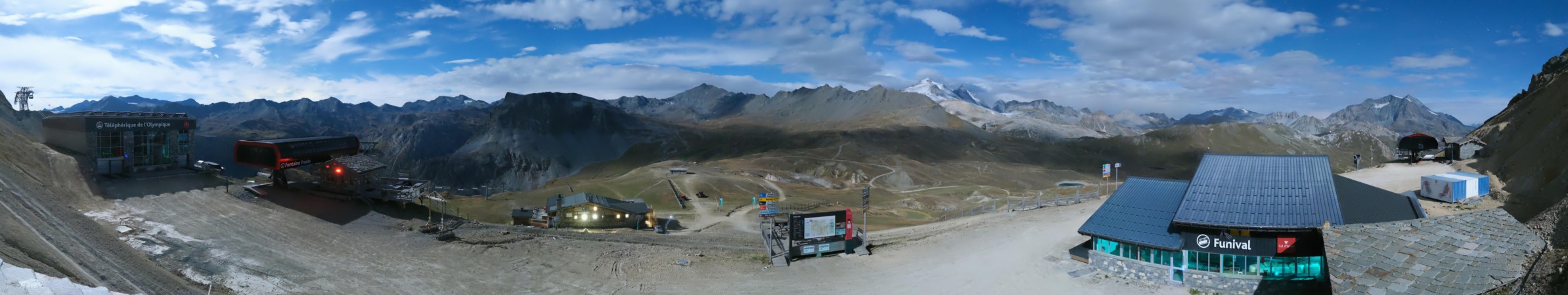 Val d'Isère Bellevarde snow cam captured at 29 September 2026 at 11:46 pm GMT+2