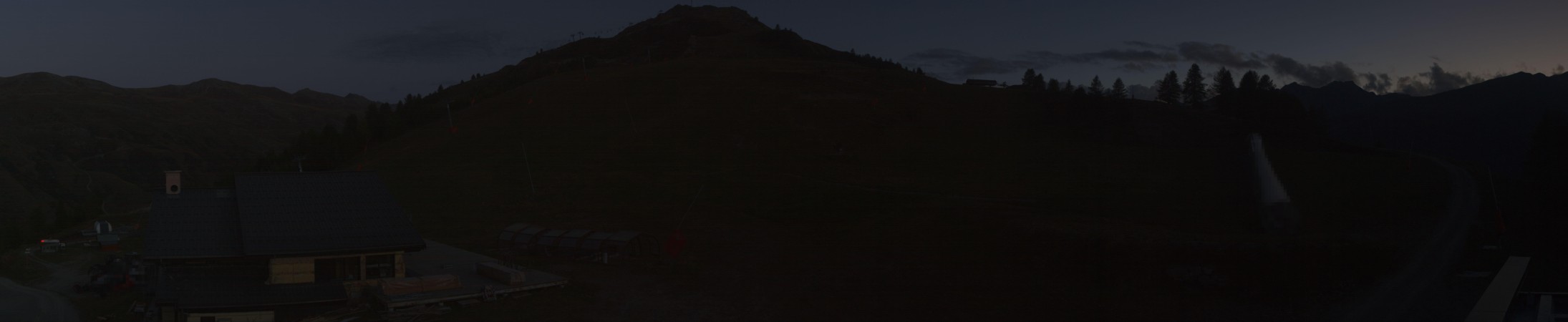 Valloire Valloire - Sétaz - Thymel - 1900m snow cam captured at 5 October 2026 at 7:35 pm GMT+2