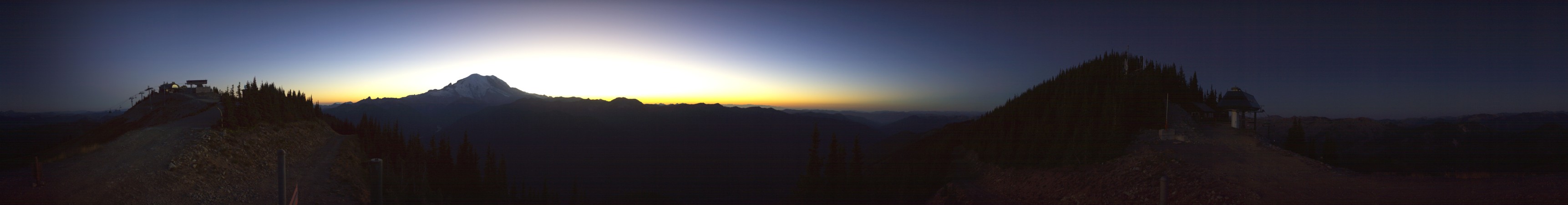 Crystal Mountain Resort Crystal Mountain Summit snow cam captured at 3 October 2026 at 8:11 pm GMT-6