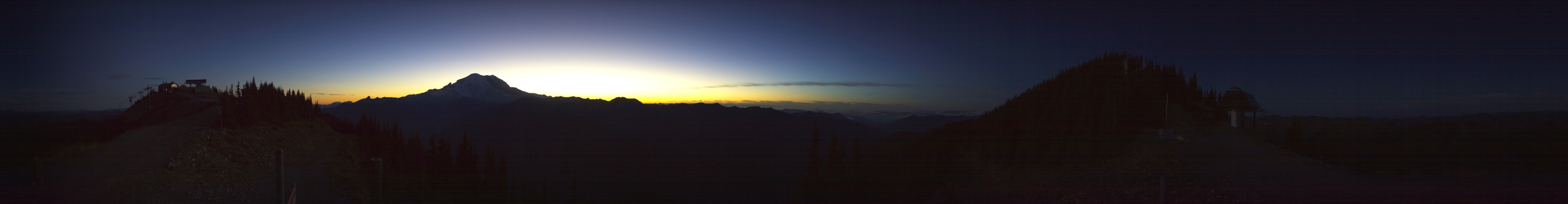 Crystal Mountain Resort Crystal Mountain Summit snow cam captured at 5 October 2026 at 8:18 pm GMT-6