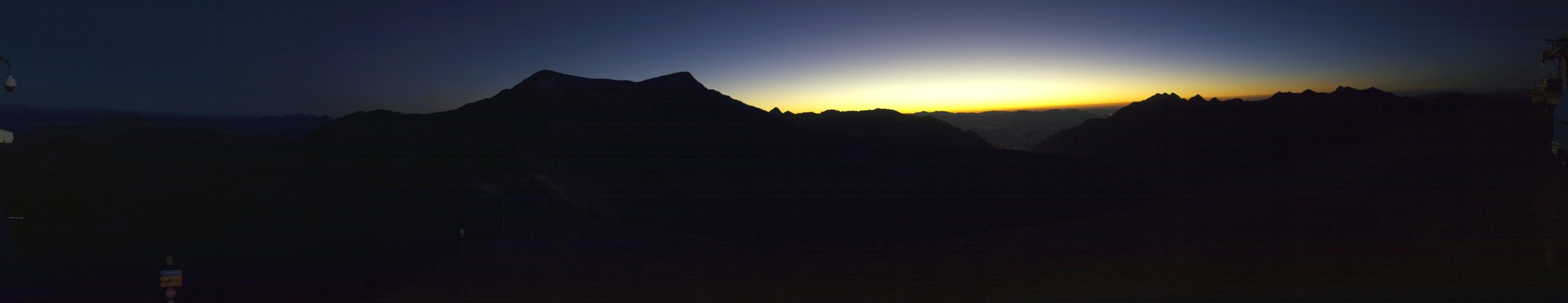 Snowbird Snowbird snow cam captured at 30 September 2026 at 7:44 pm GMT-6