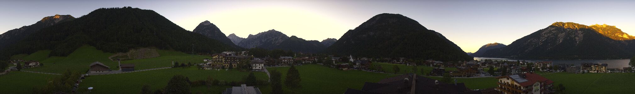 Achensee Pertisau Hotel Wiesenhof snow cam captured at 15 September 2026 at 7:18 pm GMT+2
