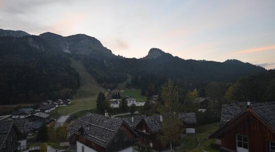 Altaussee Hagan Lodge snow cam captured at 5 October 2026 at 6:43 pm GMT+2