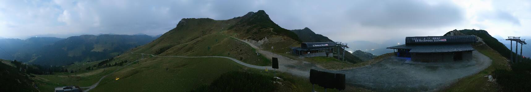Fieberbrunn Reckmoos snow cam captured at 1 October 2026 at 11:47 pm GMT+2