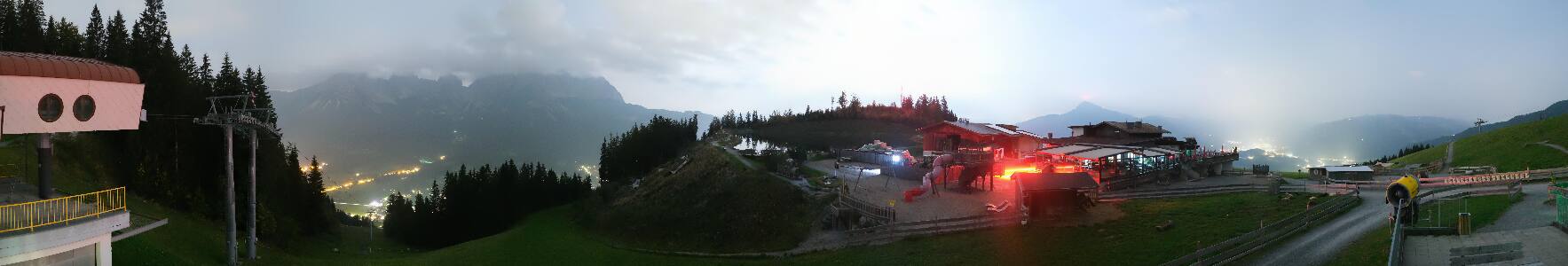 Going Astberg snow cam captured at 1 October 2026 at 11:40 pm GMT+2