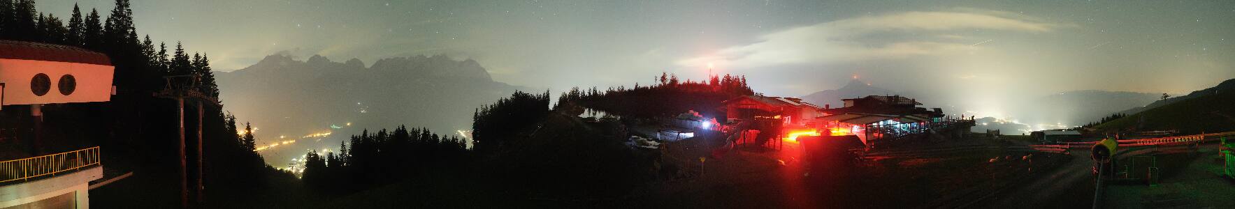 Going Astberg snow cam captured at 4 October 2026 at 11:58 pm GMT+2