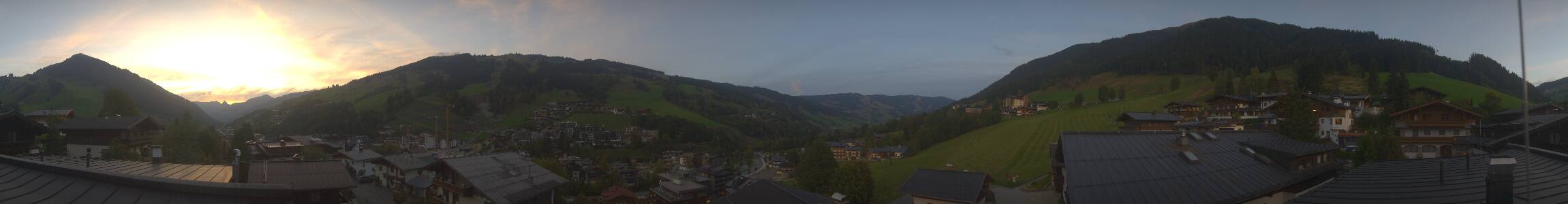 Hinterglemm Hotel Talblick snow cam captured at 1 October 2026 at 7:02 pm GMT+2