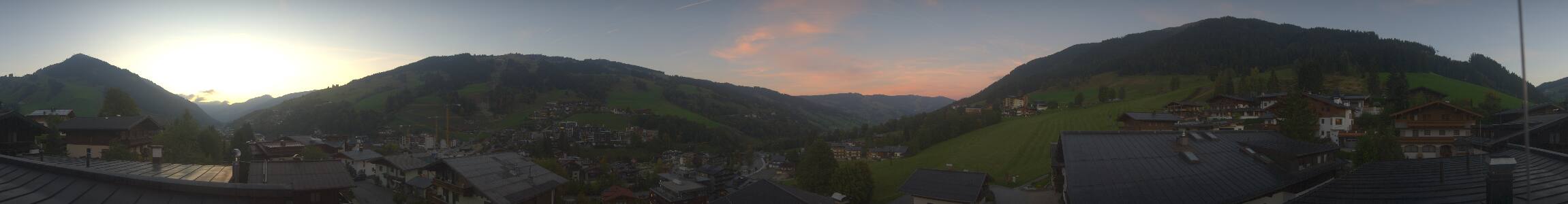 Hinterglemm Hotel Talblick snow cam captured at 2 October 2026 at 7:08 pm GMT+2