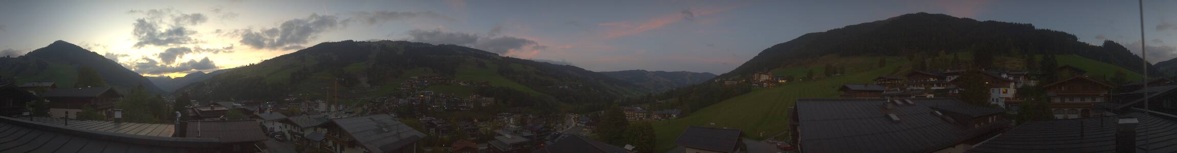 Hinterglemm Hotel Talblick snow cam captured at 4 October 2026 at 7:02 pm GMT+2