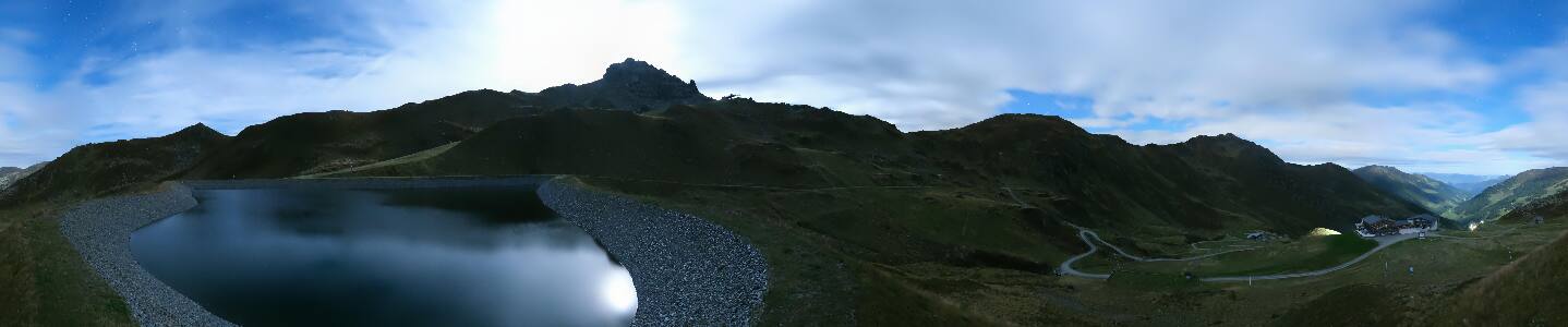 Hochfügen Zillertal snow cam captured at 23 September 2026 at 11:57 pm GMT+2