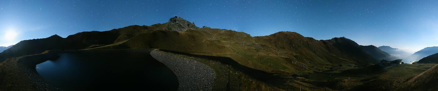 Hochfügen Zillertal snow cam captured at 2 October 2026 at 11:32 pm GMT+2