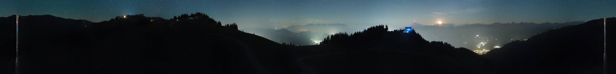 Kitzbühel Hahnenkamm snow cam captured at 3 October 2026 at 11:52 pm GMT+2
