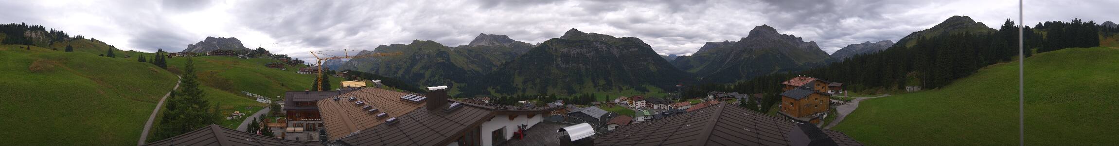 Lech am Arlberg Hotel Goldener Berg Oberlech snow cam captured at 13 September 2026 at 7:22 pm GMT+2