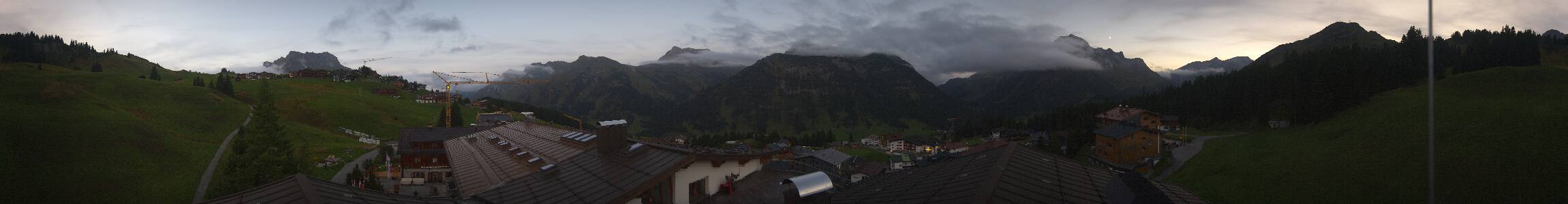 Lech am Arlberg Hotel Goldener Berg Oberlech snow cam captured at 17 September 2026 at 7:48 pm GMT+2