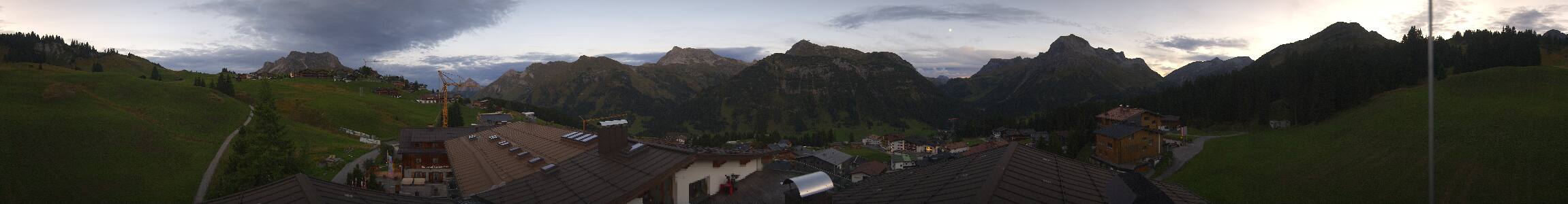 Lech am Arlberg Hotel Goldener Berg Oberlech snow cam captured at 20 September 2026 at 7:30 pm GMT+2