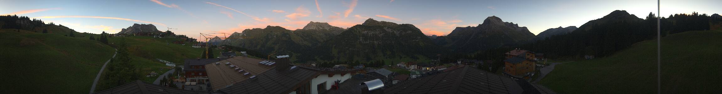 Lech am Arlberg Hotel Goldener Berg Oberlech snow cam captured at 23 September 2026 at 7:44 pm GMT+2