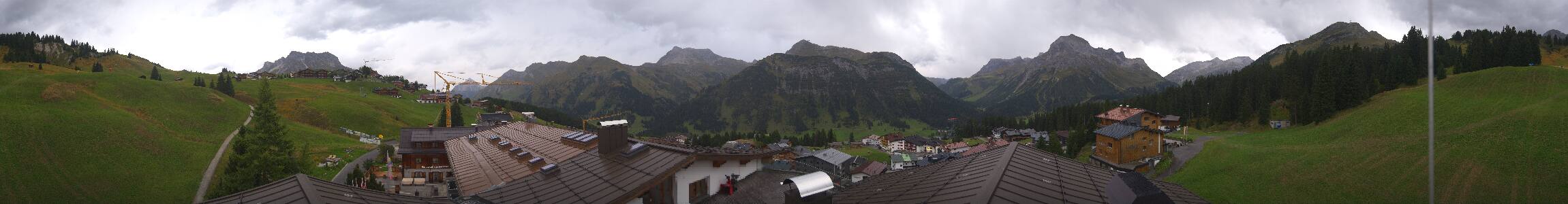 Lech am Arlberg Hotel Goldener Berg Oberlech snow cam captured at 24 September 2026 at 6:33 pm GMT+2