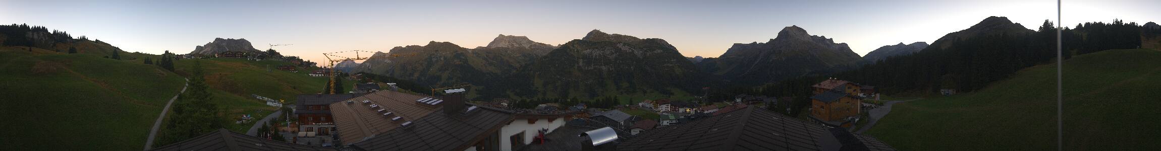 Lech am Arlberg Hotel Goldener Berg Oberlech snow cam captured at 27 September 2026 at 7:17 pm GMT+2