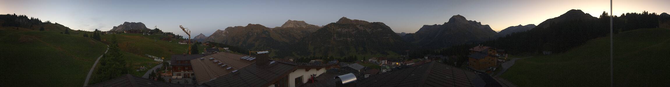 Lech am Arlberg Hotel Goldener Berg Oberlech snow cam captured at 28 September 2026 at 7:22 pm GMT+2