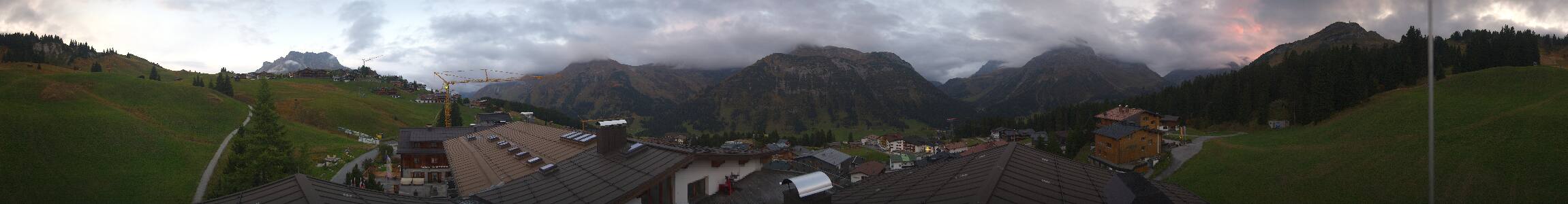 Lech am Arlberg Hotel Goldener Berg Oberlech snow cam captured at 3 October 2026 at 7:04 pm GMT+2