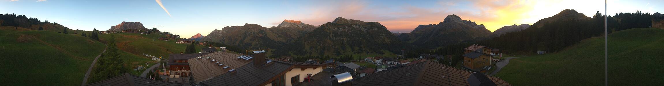 Lech am Arlberg Hotel Goldener Berg Oberlech snow cam captured at 5 October 2026 at 6:58 pm GMT+2
