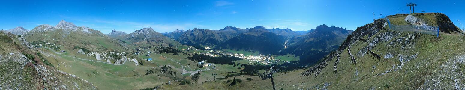 Lech am Arlberg Kriegerhornbahn snow cam captured at 26 September 2026 at 11:55 pm GMT+2