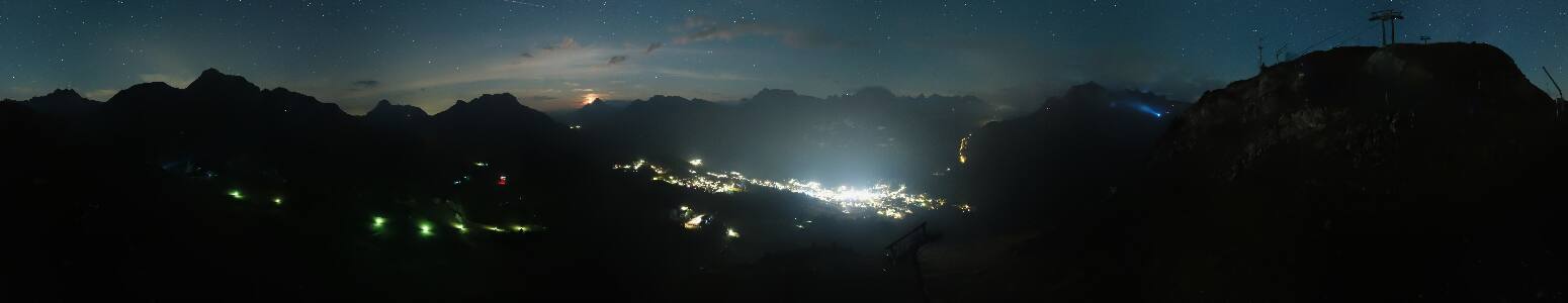 Lech am Arlberg Kriegerhornbahn snow cam captured at 3 October 2026 at 11:52 pm GMT+2