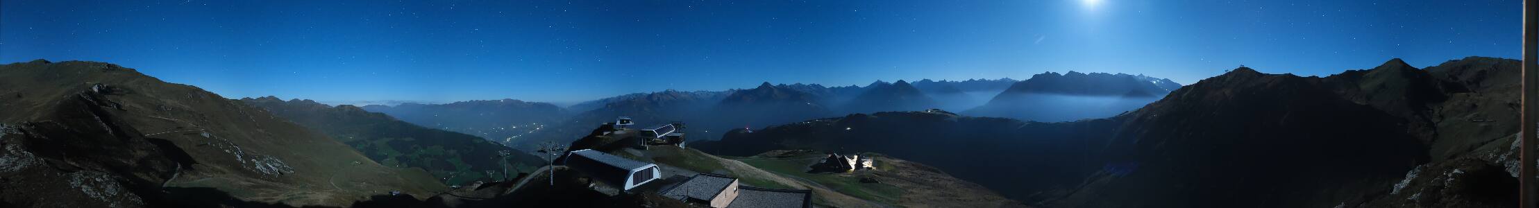Mayrhofen im Zillertal Schafkopf snow cam captured at 22 September 2026 at 11:51 pm GMT+2