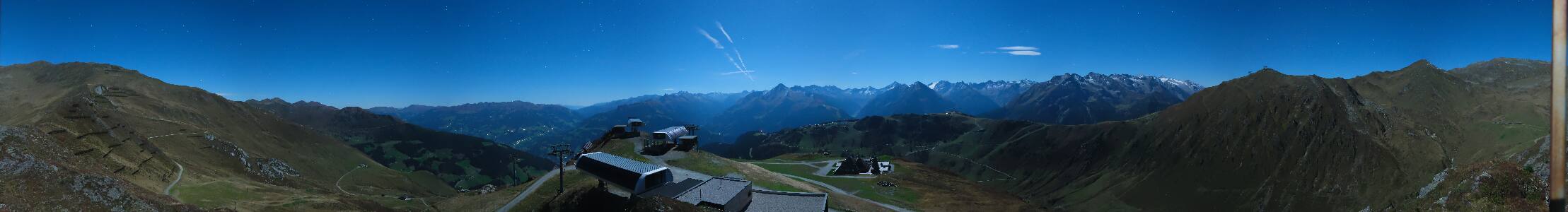 Mayrhofen im Zillertal Schafkopf snow cam captured at 27 September 2026 at 11:53 pm GMT+2
