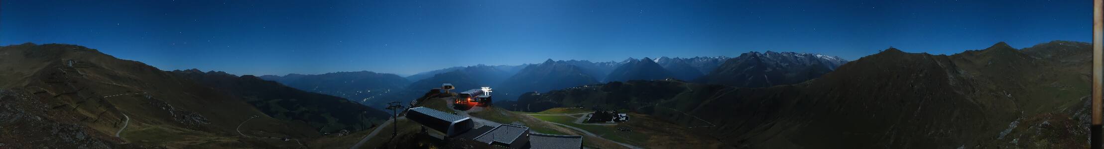 Mayrhofen im Zillertal Schafkopf snow cam captured at 28 September 2026 at 11:57 pm GMT+2