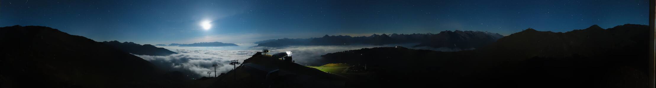 Mayrhofen im Zillertal Schafkopf snow cam captured at 2 October 2026 at 11:37 pm GMT+2