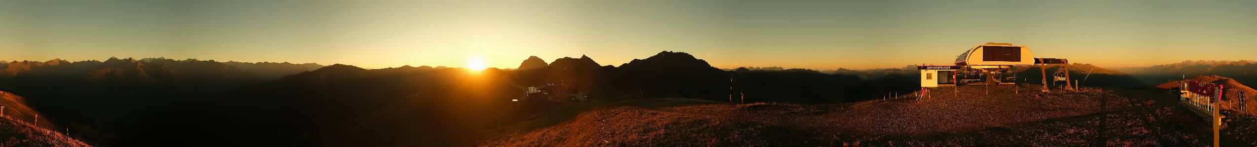 Panorama Alm Pass Thurn – Kitzbühel snow cam captured at 15 September 2026 at 7:24 pm GMT+2