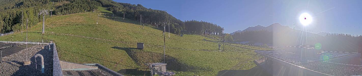Patscherkofelbahn Talstation Camera 772308 snow cam captured at 15 September 2026 at 6:18 pm GMT+2