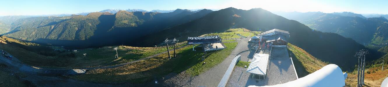 Saalbach-Hinterglemm Schattberg Ost snow cam captured at 15 September 2026 at 6:19 pm GMT+2