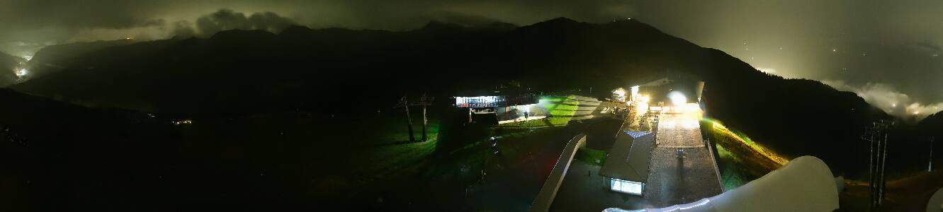 Saalbach-Hinterglemm Schattberg Ost snow cam captured at 16 September 2026 at 11:51 pm GMT+2