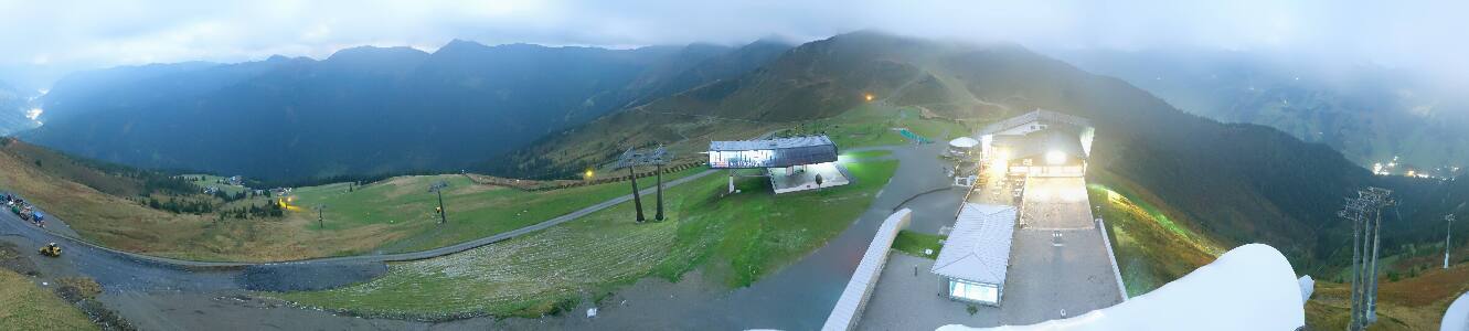 Saalbach-Hinterglemm Schattberg Ost snow cam captured at 24 September 2026 at 11:54 pm GMT+2