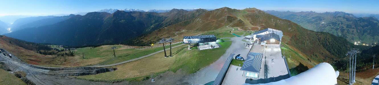 Saalbach-Hinterglemm Schattberg Ost snow cam captured at 30 September 2026 at 11:35 pm GMT+2