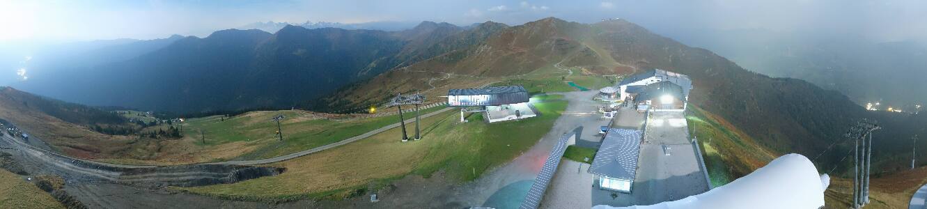 Saalbach-Hinterglemm Schattberg Ost snow cam captured at 1 October 2026 at 11:45 pm GMT+2