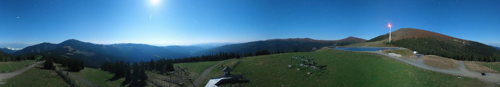 Salzstiegl Bergstation snow cam captured at 30 September 2026 at 11:35 pm GMT+2