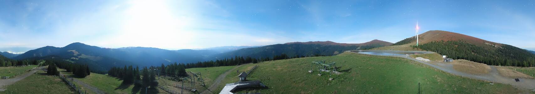 Salzstiegl Bergstation snow cam captured at 1 October 2026 at 11:45 pm GMT+2
