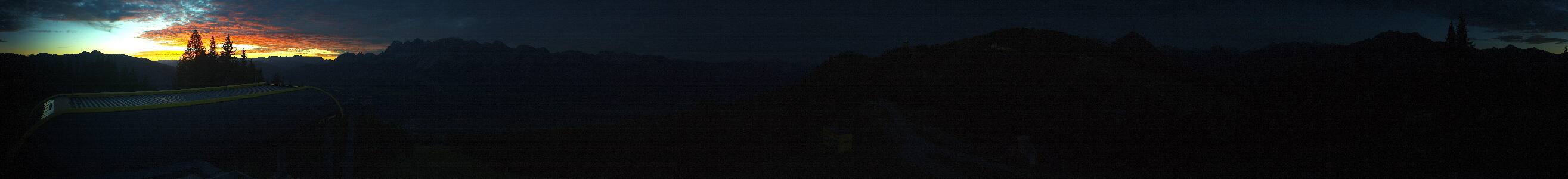 Schladming Lärchkogelbahn snow cam captured at 25 September 2026 at 7:32 pm GMT+2