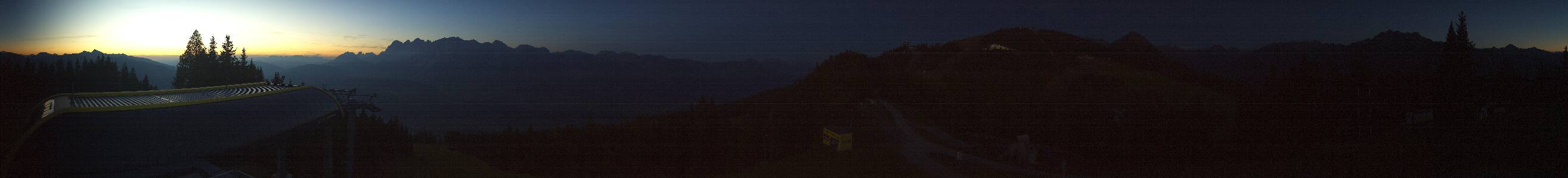 Schladming Lärchkogelbahn snow cam captured at 29 September 2026 at 7:18 pm GMT+2