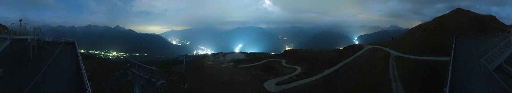 Skiarena Bergeralm Skiarena Bergeralm - Das Skigebiet im Wipptal snow cam captured at 1 October 2026 at 11:45 pm GMT+2
