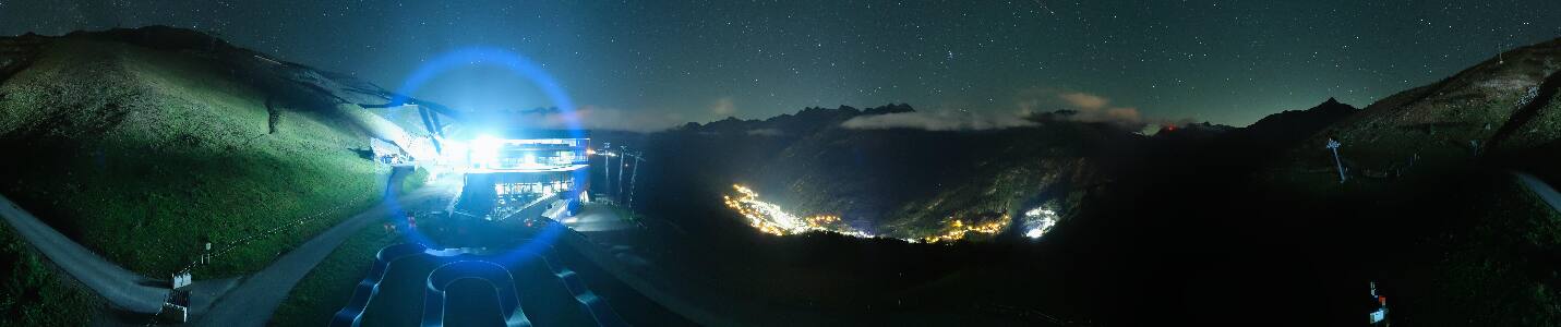 Sölden Gaislachkogelbahn Mittelstation snow cam captured at 14 September 2026 at 11:49 pm GMT+2