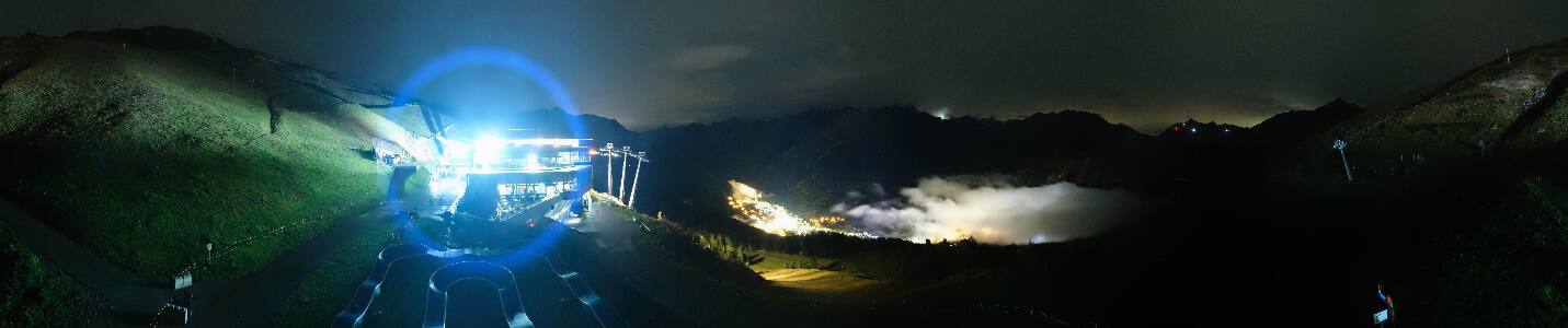 Sölden Gaislachkogelbahn Mittelstation snow cam captured at 16 September 2026 at 11:52 pm GMT+2